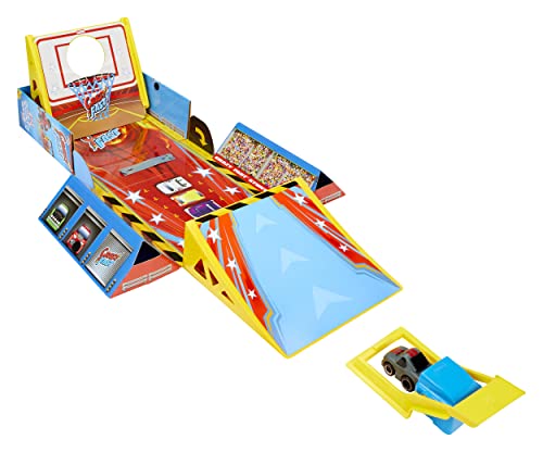 Little Tikes My First Cars Crazy Fast 4-in-1 Dunk'n, Stunt'n, Game'n Set - Exklusives Aufziehauto mit 15 m Reichweite - Inklusive 1 Auto, Katapult, 4 Spiele und Anzeigetafel - Für Kinder ab 3 Jahren von little tikes