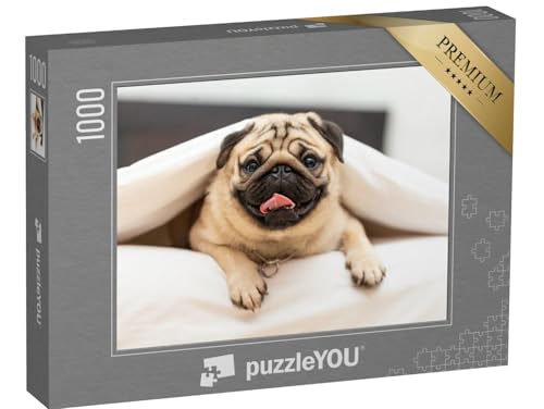 puzzleYOU: Puzzle 1000 Teile „Lustiger Mops unter Einer kuscheligen weißen Decke“ – aus der Puzzle-Kollektion Mops, Hunde von puzzleYOU