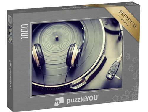 puzzleYOU: Puzzle 1000 Teile „Nahaufnahme eines Kopfhörers auf einem Plattenspieler“ – aus der Puzzle-Kollektion Musik, Menschen von puzzleYOU