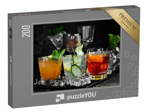 puzzleYOU: Puzzle 200 Teile „Set von bunten Cocktails in Gläsern an der Bar“ – aus der Puzzle-Kollektion Getränke von puzzleYOU