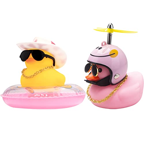 wonuu Auto Gummiente 2 Stück Auto Ente Dekoration Armaturenbrett Auto Ornament für Auto Armaturenbrett Dekoration Zubehör mit Propeller Helm Mini Sonnenhut Schwimmring Halskette und Sonnenbrille von wonuu