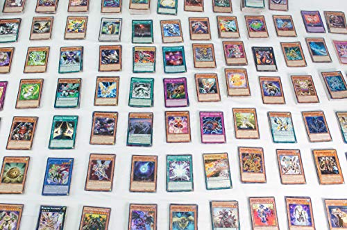 200-teiliges Yu-Gi-Oh KartensetEinwandfreier Zustand.Inklusive alle Sets von Yu-Gi-Oh. von YU-GI-OH!